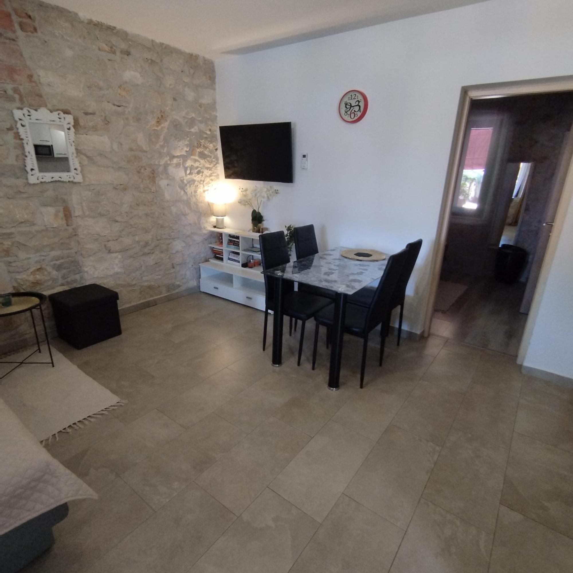 Apartmani Memic 100 M Do Plaze, Apartments Memic Only 100M From Beach 포레치 외부 사진