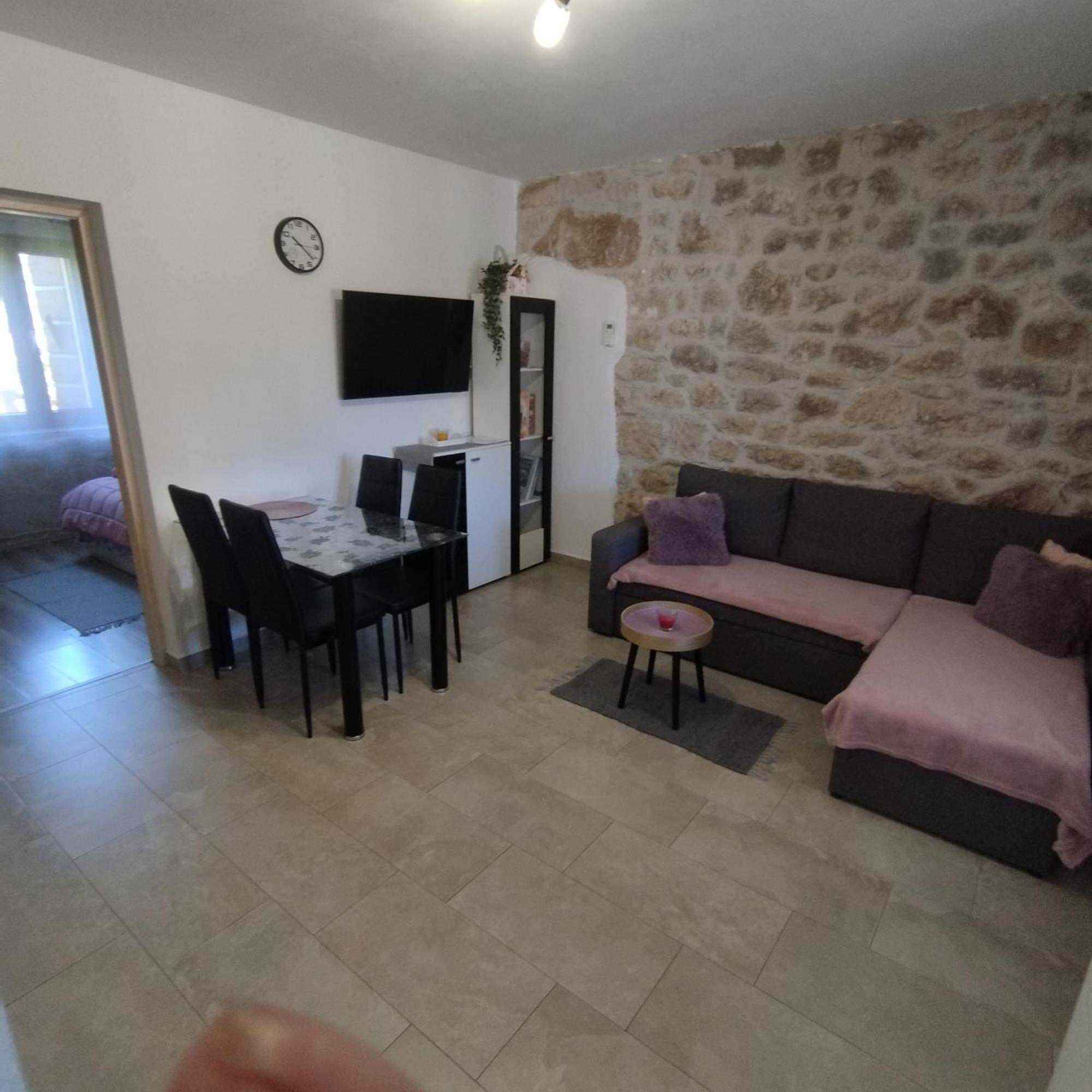 Apartmani Memic 100 M Do Plaze, Apartments Memic Only 100M From Beach 포레치 외부 사진