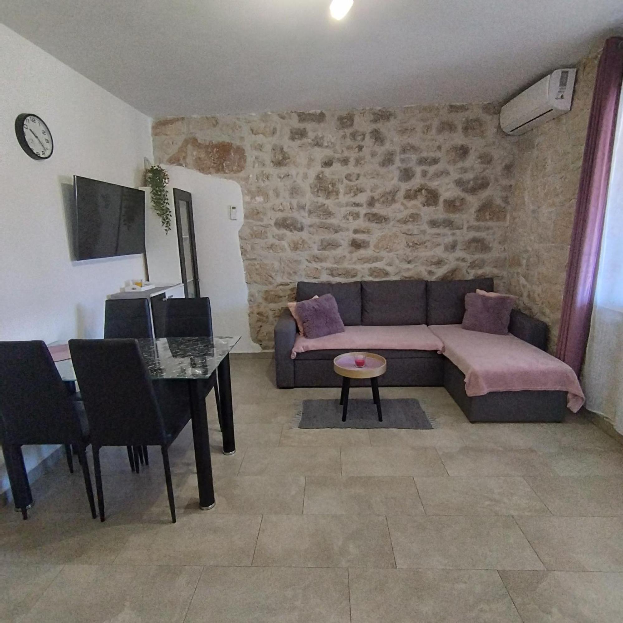 Apartmani Memic 100 M Do Plaze, Apartments Memic Only 100M From Beach 포레치 외부 사진